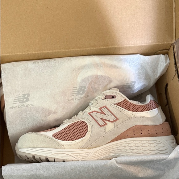 New Balance 2002R sneaker main image 1